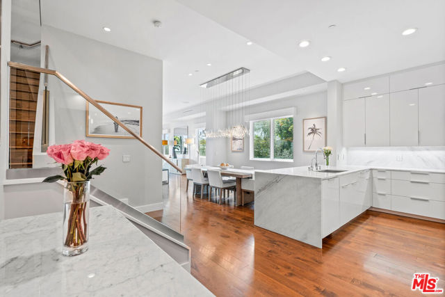 22065 Pacific Coast Highway, Malibu CA: https://media.crmls.org/mediaz/32041c64-48bf-4d0c-8e29-e7cbbcc145f6.jpg