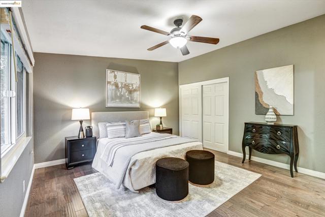 7 Saint Stephens Dr, Orinda CA: https://media.crmls.org/mediaz/3204bb36-31a2-4ac2-aa97-e94a772e047b.jpg