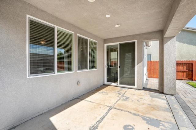 1551 Lily Court, Hollister CA: https://media.crmls.org/mediaz/3205581e-6519-495c-98da-9cbf48c6bf1a.jpg