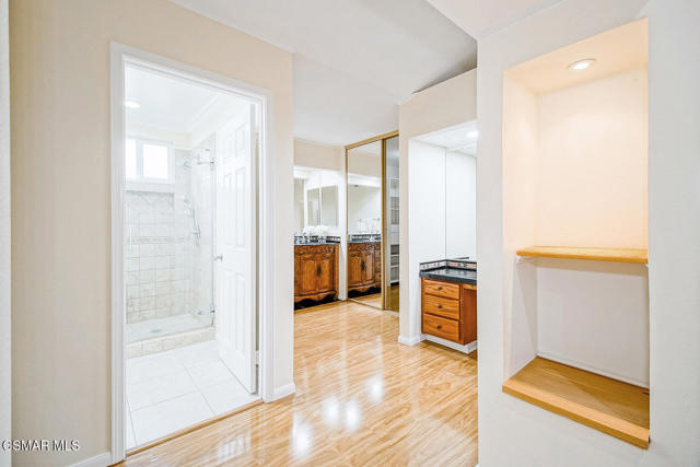 2111 Peak Place, Thousand Oaks CA: https://media.crmls.org/mediaz/3205a6a5-6fa5-4195-853e-3c9546fe3b7d.jpg