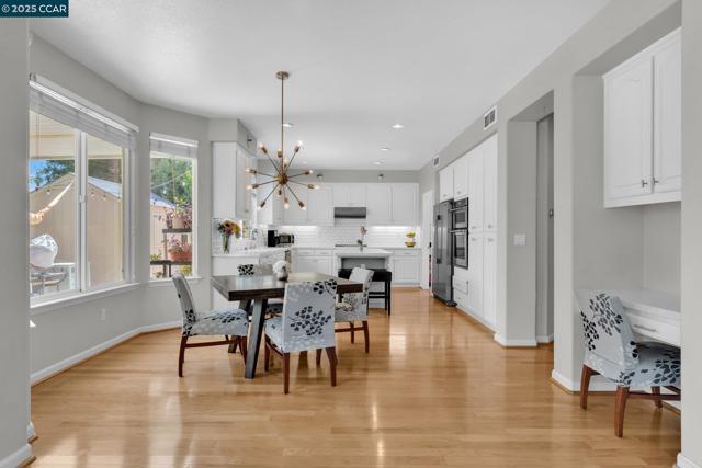 1731 Palmer Dr, Concord CA: https://media.crmls.org/mediaz/3205c509-a1aa-490d-86fe-0d27ab3e9e2d.jpg