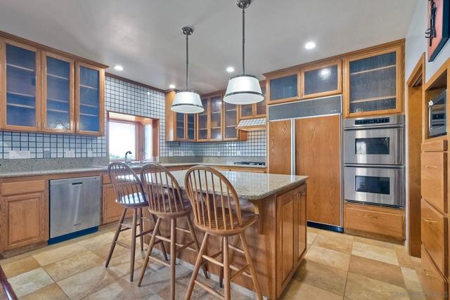 2511 Via Rancheros, Fallbrook CA: https://media.crmls.org/mediaz/3206ae97-a54a-4125-96c6-e41ba1f78988.jpg