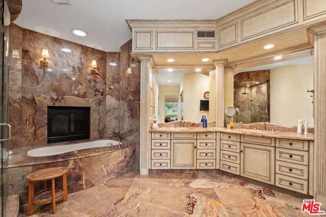 75653 Camino De Paco, Indian Wells CA: https://media.crmls.org/mediaz/3206d4a8-0018-461a-abfd-d2b0914bc990.jpg