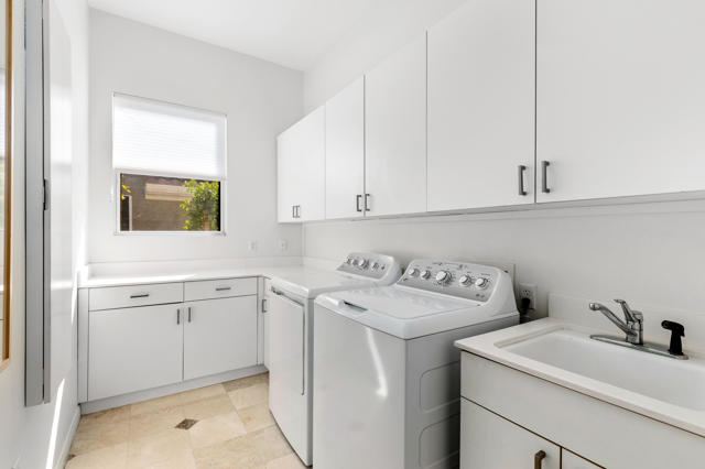 78210 Gray Hawk Drive, Palm Desert CA: https://media.crmls.org/mediaz/32077c32-aa89-4db6-8ac6-11b2859004e2.jpg