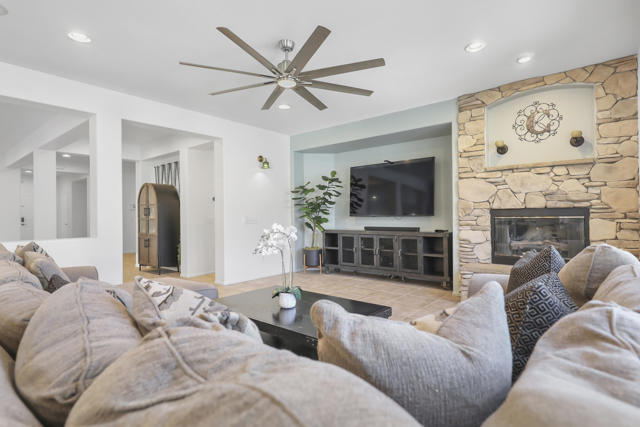 41153 Danforth Court, Indio CA: https://media.crmls.org/mediaz/32082b48-88a6-410c-bdd3-b782114aa17e.jpg