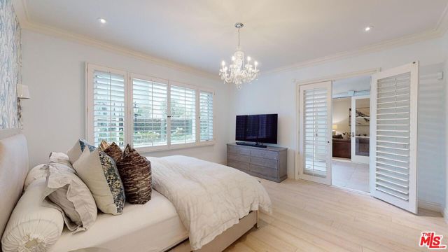 10120 Empyrean Way, Los Angeles CA: https://media.crmls.org/mediaz/32088adc-92ff-4bbe-aab6-e153ad370106.jpg