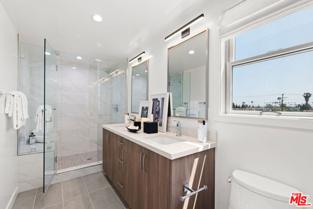 1248 S Bronson Avenue, Los Angeles CA: https://media.crmls.org/mediaz/32089683-b87c-429b-9927-e1d14c431dc3.jpg