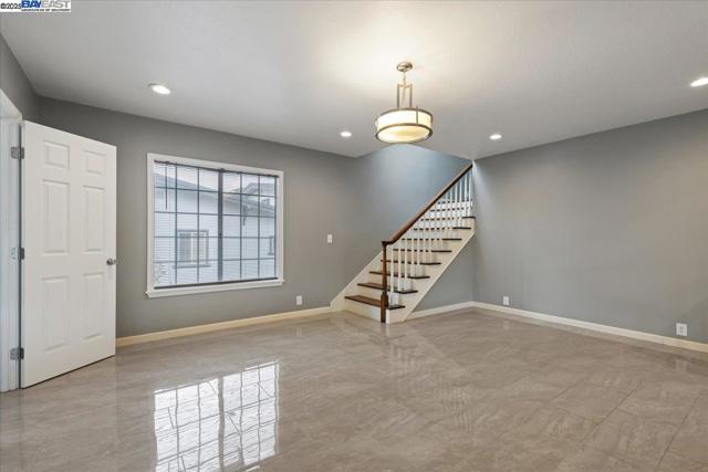 1672 Crescent Avenue, Castro Valley CA: https://media.crmls.org/mediaz/3208d5ec-6a0c-4fc6-a47e-9560420ba34e.jpg