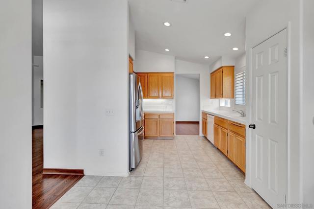 2361 Columbine Dr, Alpine CA: https://media.crmls.org/mediaz/320908e2-b141-45ac-819e-e875aecbd8e7.jpg