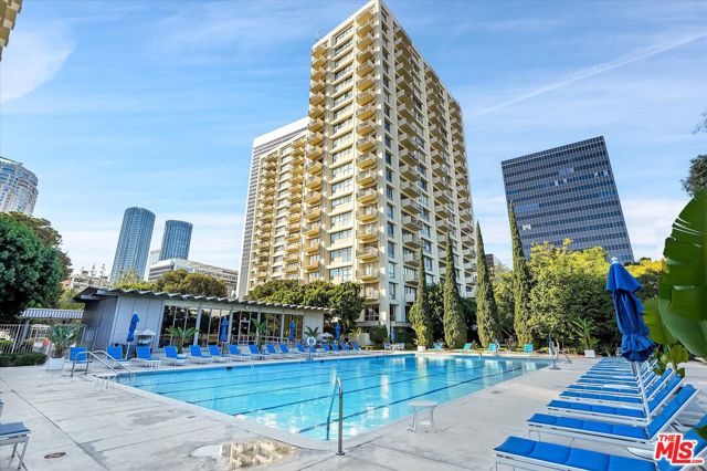 2160 E Century Parkway, Los Angeles CA: https://media.crmls.org/mediaz/32095551-0c91-40e3-9457-04f941f8b6c2.jpg