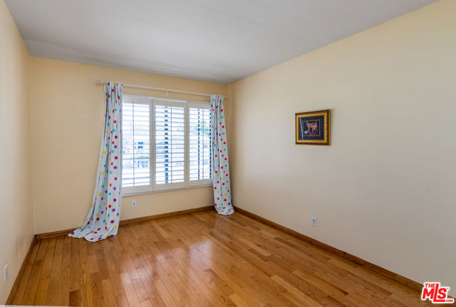 14311 Hartsook Street, Sherman Oaks CA: https://media.crmls.org/mediaz/3209b660-eec4-4a97-8dfa-addfab3fd5bb.jpg