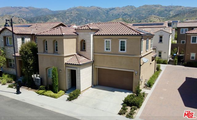 20659 W Beech Circle, Porter Ranch CA: https://media.crmls.org/mediaz/3209c20f-3cc7-49bb-9393-ae0dda19dd24.jpg