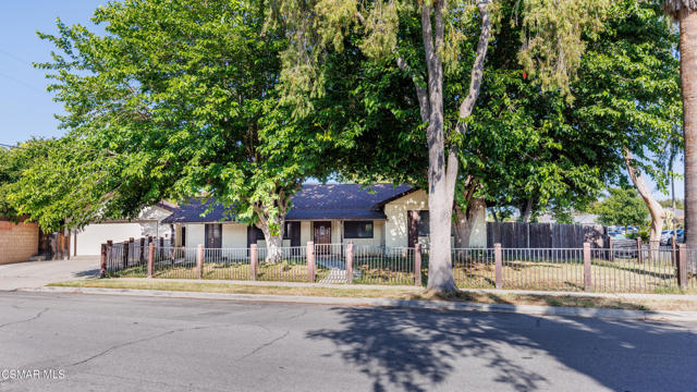 2137 Cutler Street, Simi Valley CA: https://media.crmls.org/mediaz/320a171e-620c-401c-a484-8c7e0dd15c2d.jpg