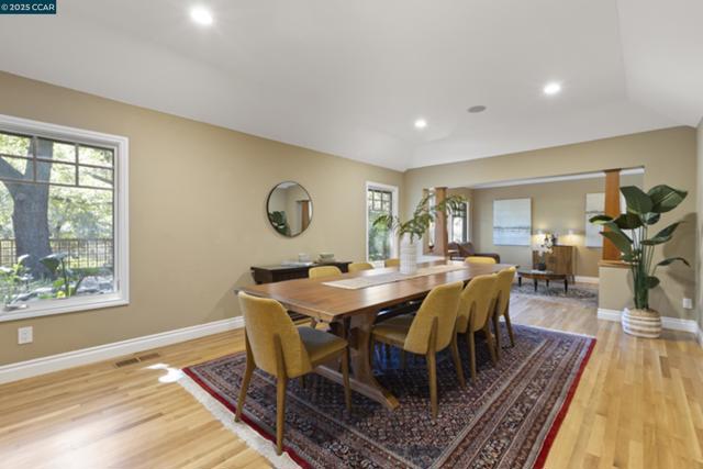 350 Pine Creek Rd, Walnut Creek CA: https://media.crmls.org/mediaz/320a1eff-ba4e-4de4-8556-0d22255fad90.jpg