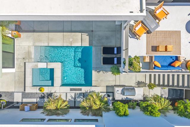 160 Obsidian Loop N, Palm Springs, CA 92264