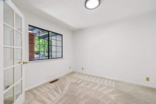 208 Heritage Ln, Pleasanton CA: https://media.crmls.org/mediaz/320a4b2b-0e13-4589-b0e3-785c1033a457.jpg