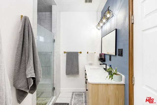 341 E 64th Street, Los Angeles CA: https://media.crmls.org/mediaz/320bafaf-9c78-4af1-9087-917472242e75.jpg