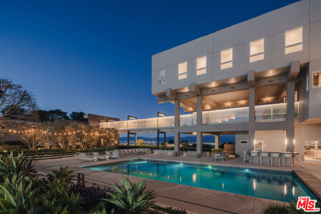 15210 Antelo Place, Los Angeles CA: https://media.crmls.org/mediaz/320be7de-12b0-429d-96e4-1f61f5c4925d.jpg