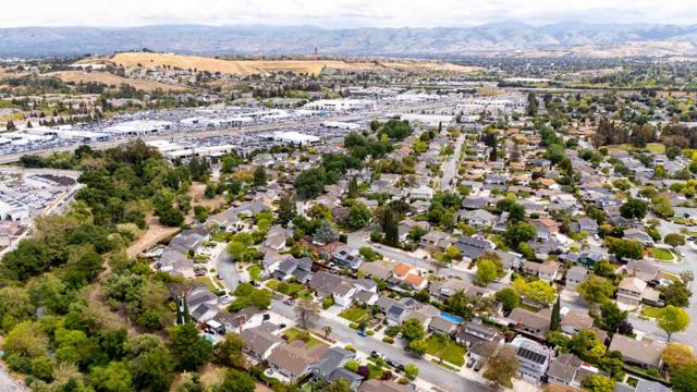 3785 Wellington Square, San Jose CA: https://media.crmls.org/mediaz/320bfb02-5eeb-446a-81a6-990463093b66.jpg