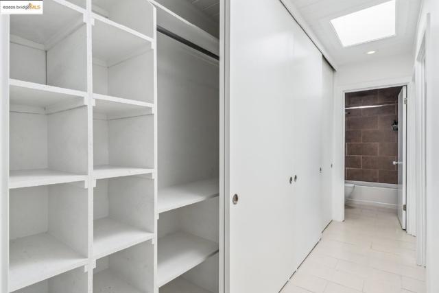 4003 Santa Fe CT, Concord CA: https://media.crmls.org/mediaz/320c085e-f899-4b10-958c-25d9e341ccf3.jpg