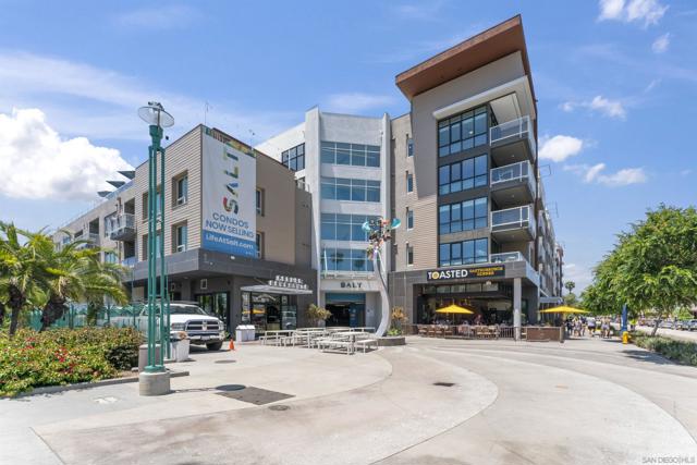 325 N Cleveland Street, Oceanside CA: https://media.crmls.org/mediaz/320c38b2-5ef7-4f68-9b43-1f2e63e3b573.jpg