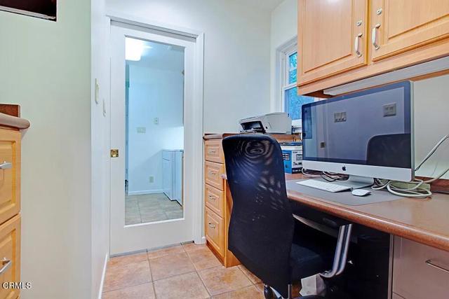 4916 Rupert Lane, La Canada Flintridge CA: https://media.crmls.org/mediaz/320d0567-ad05-4ab1-a6d4-3c5b69b3a11e.jpg