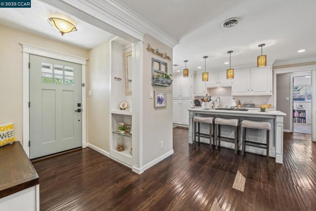 822 Cortez Ct, Livermore CA: https://media.crmls.org/mediaz/320da3b9-4a63-4648-8792-183de07e5191.jpg