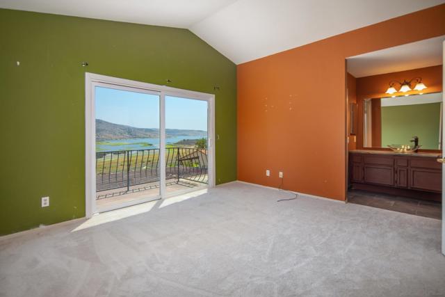 10145 Diamond Head Ct, Spring Valley CA: https://media.crmls.org/mediaz/320e65c9-8f27-421b-8d5a-bffcbf7f3abf.jpg