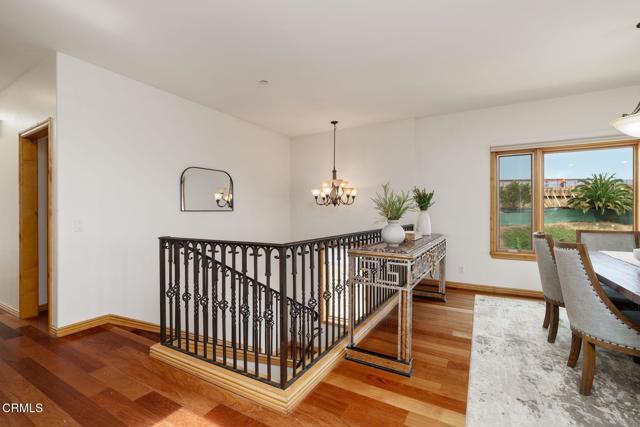 300 N Kalorama Street, Ventura CA: https://media.crmls.org/mediaz/320eebb3-2ff5-4d05-98cc-46414508cd19.jpg