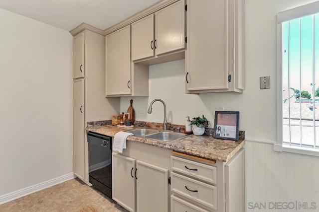 4252 35th St, San Diego CA: https://media.crmls.org/mediaz/320f302f-edbe-4eaa-9fed-aac5dcd991b0.jpg