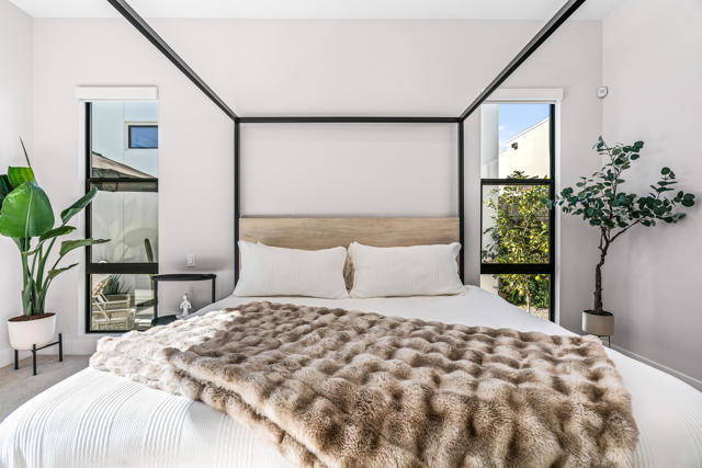 1346 Bacall Way, Palm Springs CA: https://media.crmls.org/mediaz/320fe149-be6b-4d9c-a8c1-7b97f7c584da.jpg