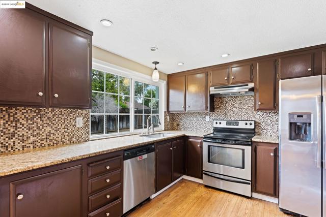 838 Hazel St, Livermore CA: https://media.crmls.org/mediaz/321047c6-de05-4203-bb5d-947a36d9f83c.jpg
