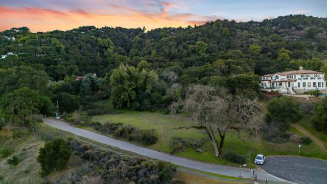 28120 Laura Court, Los Altos Hills CA: https://media.crmls.org/mediaz/321152ee-dbdb-408e-8b84-8a73d073b64d.jpg