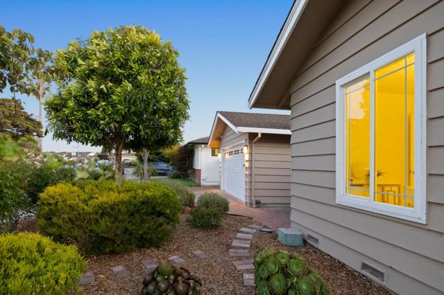 626 Harvester Drive, Foster City CA: https://media.crmls.org/mediaz/32119ee6-c6f8-4f0c-802c-8f9bba8a4490.jpg