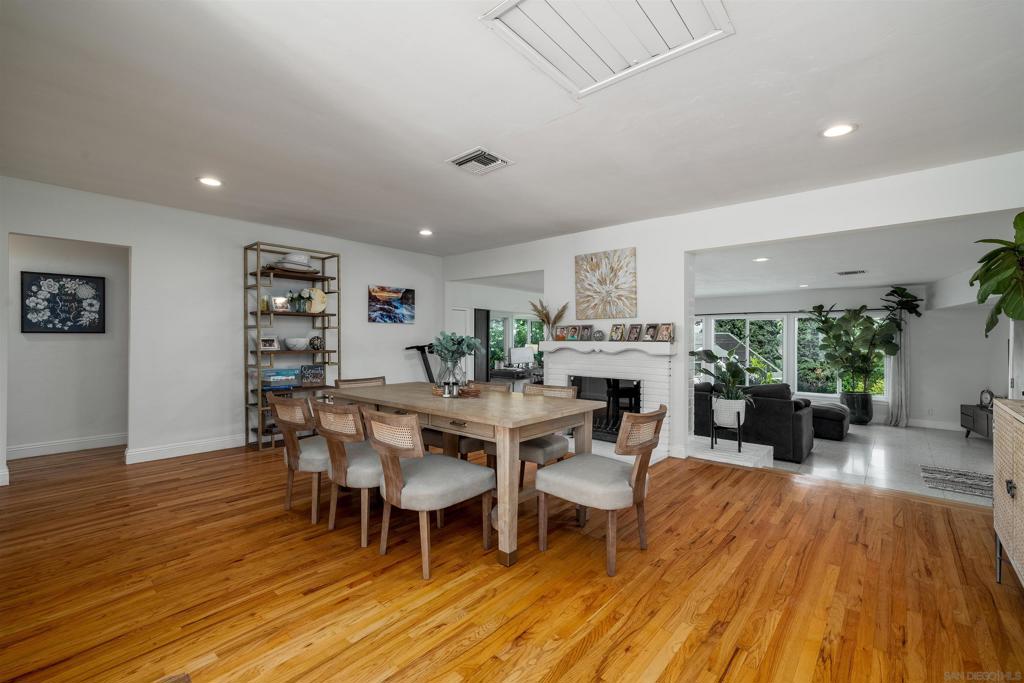 MLS #250027362SD img 8