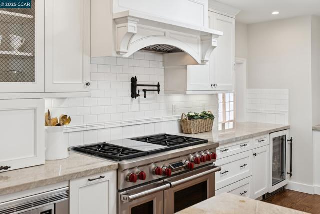 645 Los Palos Dr, Lafayette CA: https://media.crmls.org/mediaz/32123958-0c00-43f2-84e7-0c5ca21eb10b.jpg