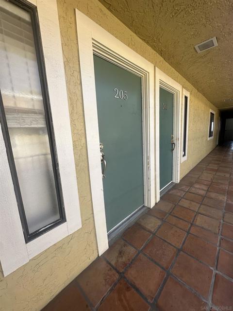 1002 30Th St, San Diego CA: https://media.crmls.org/mediaz/32123ab1-1d73-47b5-a2b9-1dca7a400c01.jpg