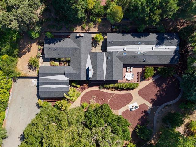 14582 Horseshoe Court, Saratoga CA: https://media.crmls.org/mediaz/32128e3d-4ef4-4966-b651-3f23b1871754.jpg