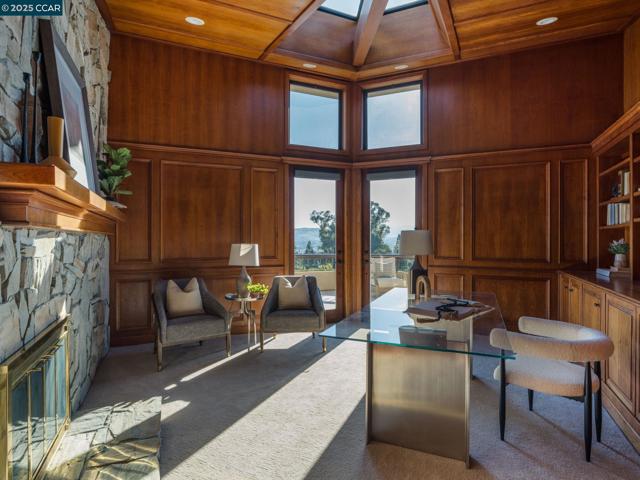21 Deer Oaks Ct, Pleasanton CA: https://media.crmls.org/mediaz/3212e4b3-df51-461f-9466-d4cf29011723.jpg