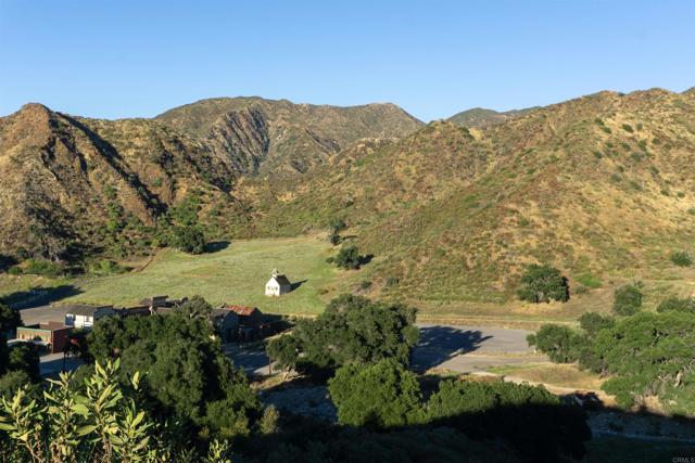 25933 Sand Canyon Road, Santa Clarita CA: https://media.crmls.org/mediaz/32130043-e484-4237-8c1b-45107a3f43d6.jpg
