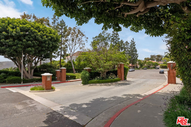 Drew Fenton | 2282 Canyonback Road Los Angeles CA | MLS: 7426024