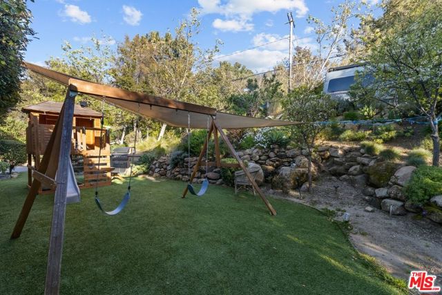 2373 Tuna Canyon Road, Topanga CA: https://media.crmls.org/mediaz/32131588-9000-4ef4-bea3-70e8716b53a5.jpg