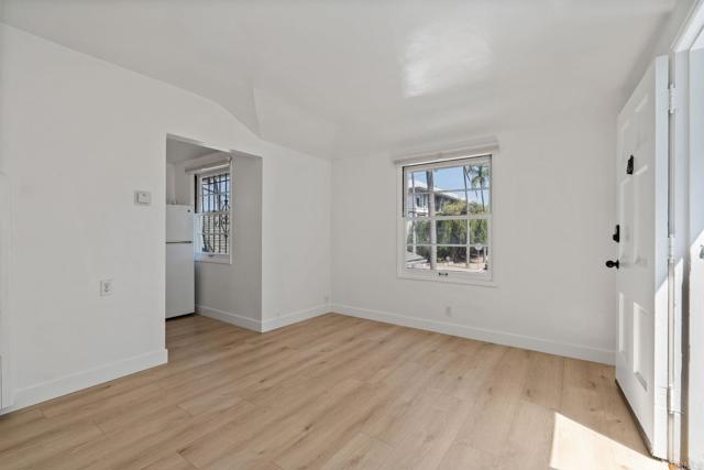 Image 9 of 23 For 211 Walnut Avenue