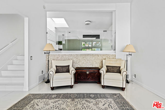 1671 Michael Lane, Pacific Palisades CA: https://media.crmls.org/mediaz/32135a41-0f23-435c-82b0-f69db774edfd.jpg