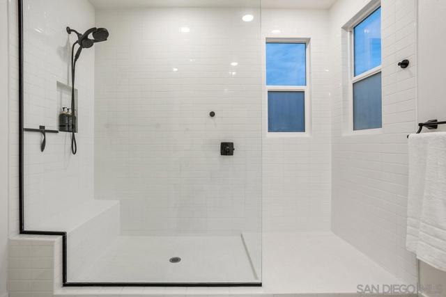 35505 Orchard Trails, Fallbrook CA: https://media.crmls.org/mediaz/32135bd3-d3ed-4fab-abeb-d6e00611454a.jpg