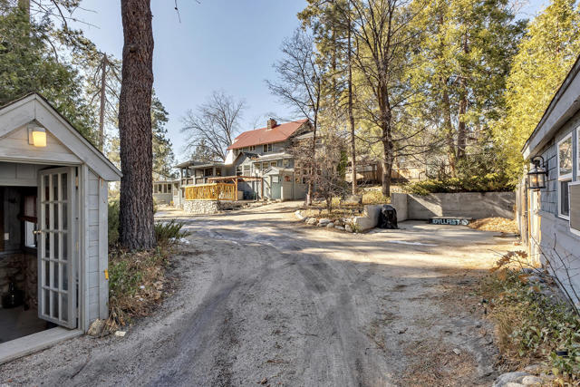 25585 Alderwood St Street, Idyllwild CA: https://media.crmls.org/mediaz/3213e601-4fd8-412b-aa28-49123fc5364c.jpg