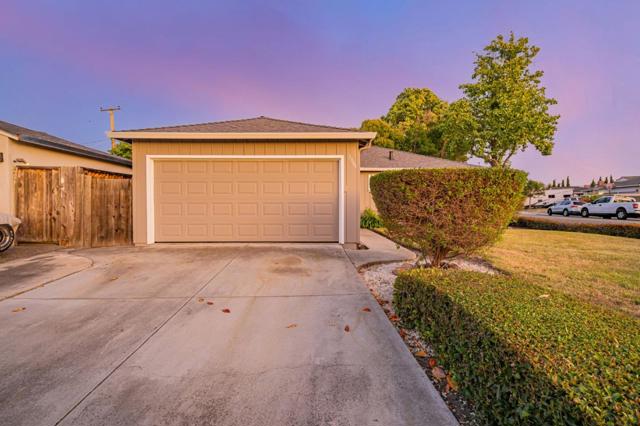 3384 Fowler Avenue, Santa Clara CA: https://media.crmls.org/mediaz/321421a3-ca24-40a7-83d1-e0498e12c846.jpg