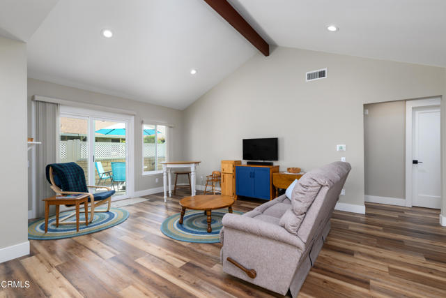 Detail Gallery Image 12 of 40 For 42308 Village 42, Camarillo,  CA 93012 - 2 Beds | 2 Baths