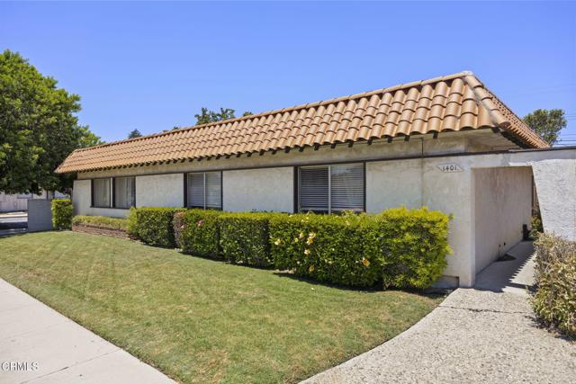 1401 Glenwood Drive, Oxnard CA: https://media.crmls.org/mediaz/3214ab88-237f-4b12-a0b6-3390cf27f9a7.jpg