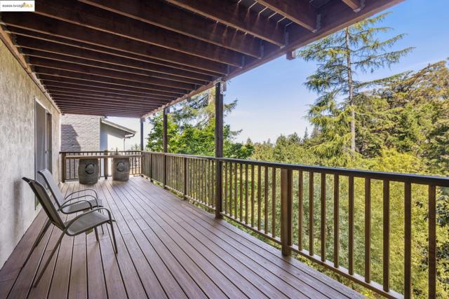6605 Ascot Dr., Oakland CA: https://media.crmls.org/mediaz/32159e0e-2173-46e0-9b8e-c523122f3552.jpg